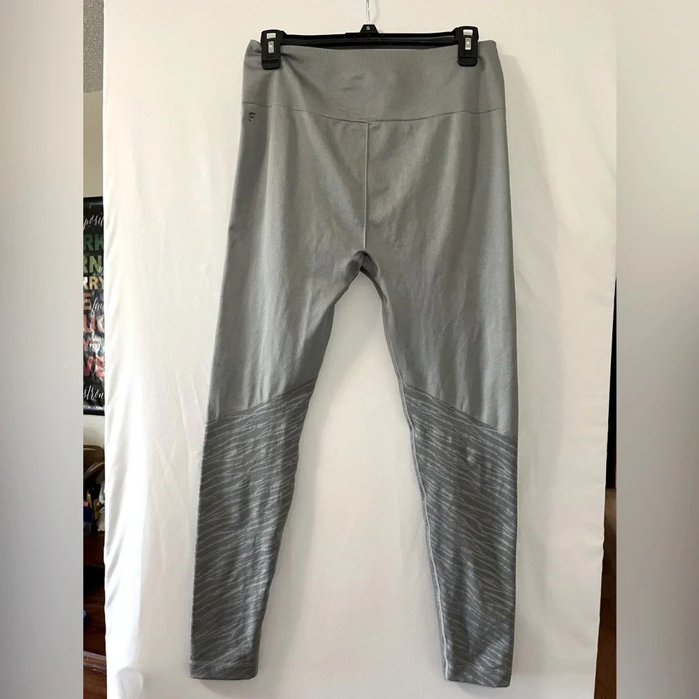 Fabletics Gray Leggings, Tiger Striped Print on the Bottom Size‎ Large
